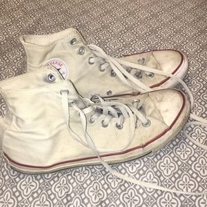 Converse tennis shoes